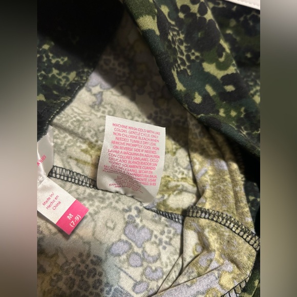 No boundaries girls high rise snake pattern leggings w/ red&white stripes-size M - Picture 4 of 4